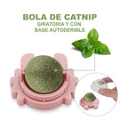 Bola de Catnip Giratoria para Gatos – Base Autoadherible Colores Surtidos